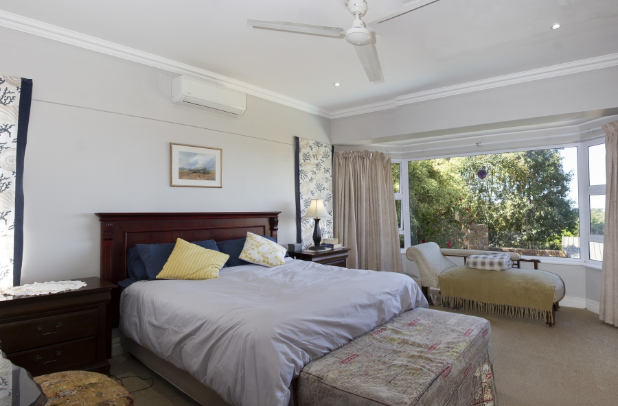 5 Bedroom Property for Sale in Kleinemonde Eastern Cape